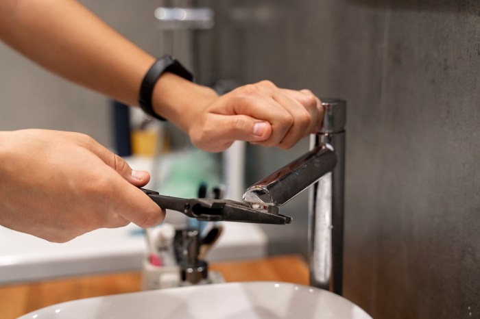 7 Steps to Diagnose a Leaky Faucet