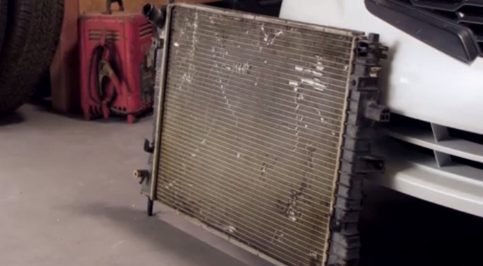 8 Symptoms of a Failing Car Radiator